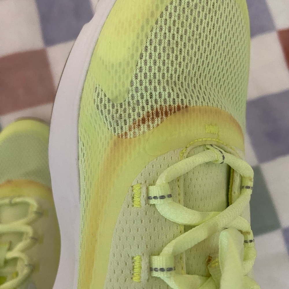 UNDER ARMOUR CHARGED RC YELLOW SNEAKERS SIZE 7 - Picture 5 of 7